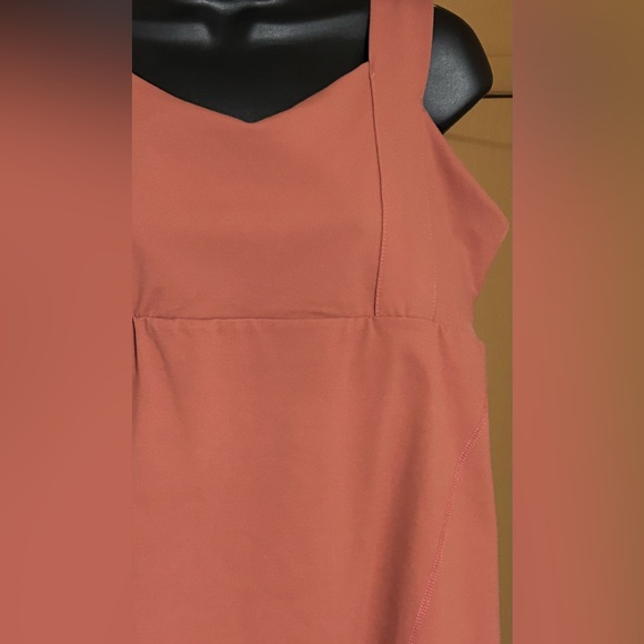 Shein Square V-Neck Sleeveless Babydoll Tank Tops
Built in Bra. - Picture 3 of 6